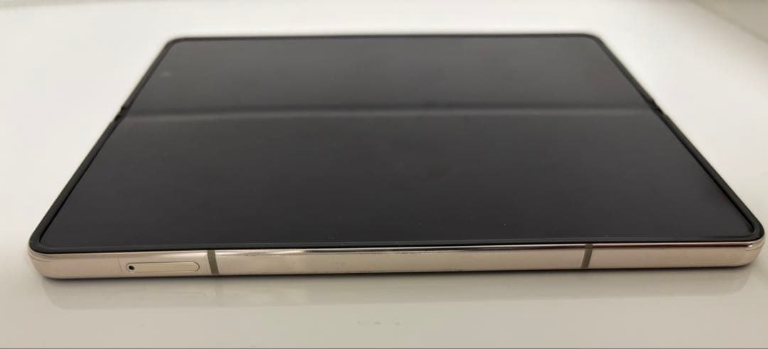 【中古品】Galaxy Z Fold 4 香港版 256GB ベージュ色