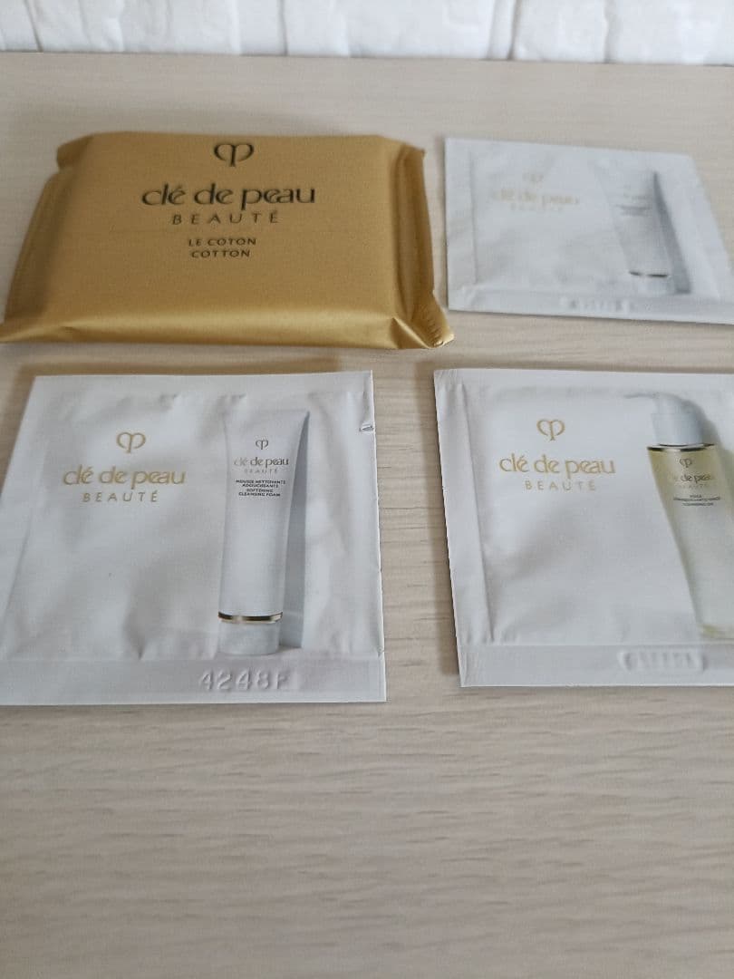 クレ・ド・ポーボーテ タンフリュイドエクラ　マット