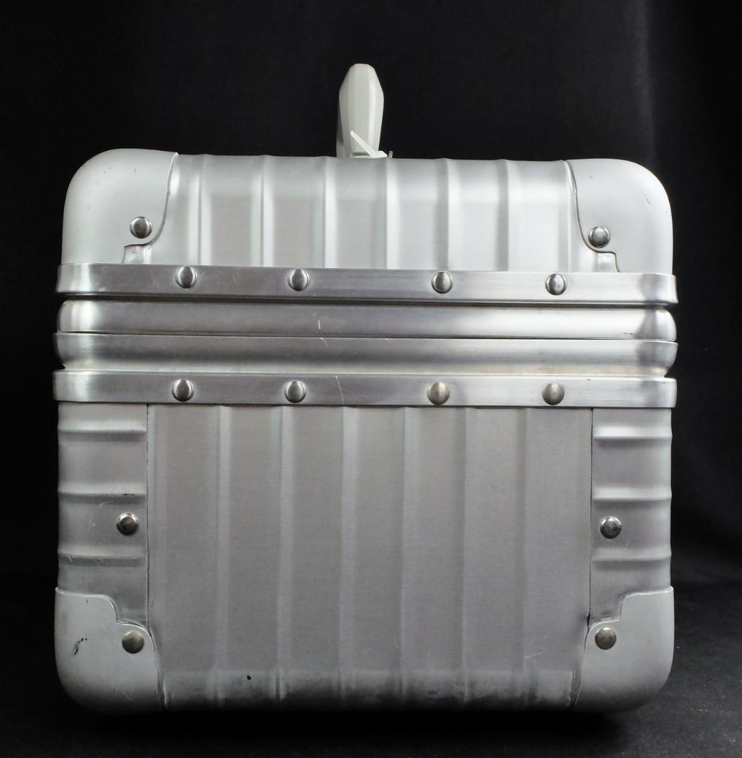 リモワ 946.38『OPAL/オパール』アルミ ビューティケース 鍵付17L