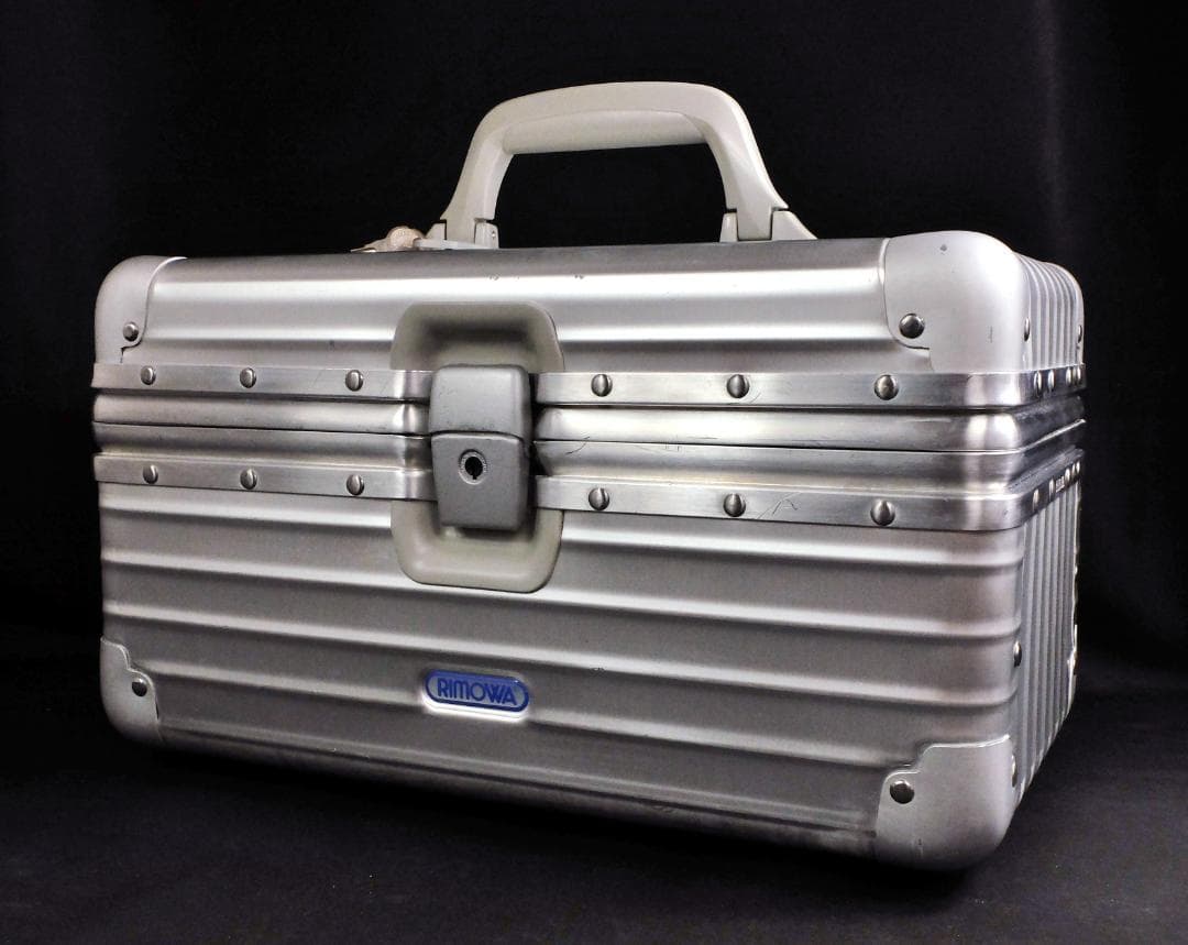 リモワ 946.38『OPAL/オパール』アルミ ビューティケース 鍵付17L