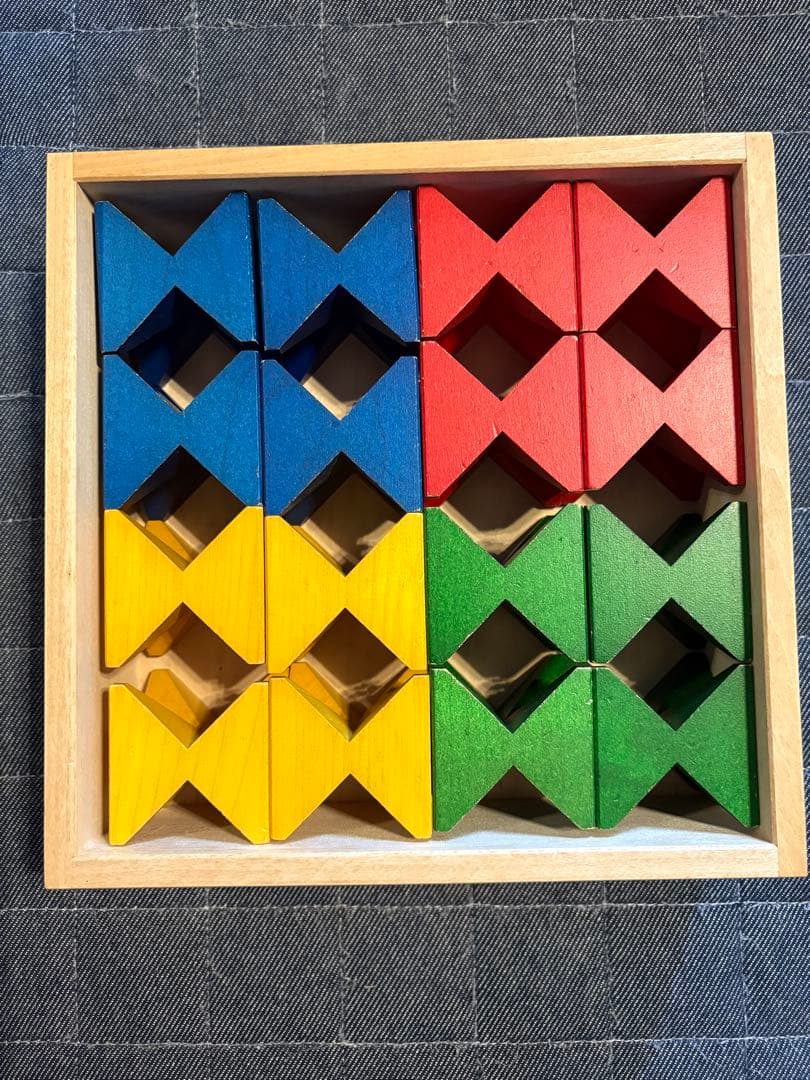 ネフスピール　木製知育パズルセット