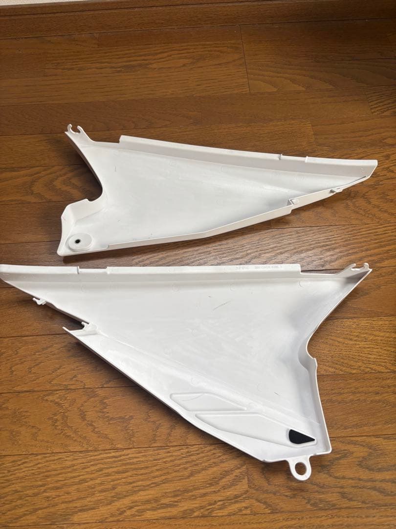 WR250Rサイドカバー