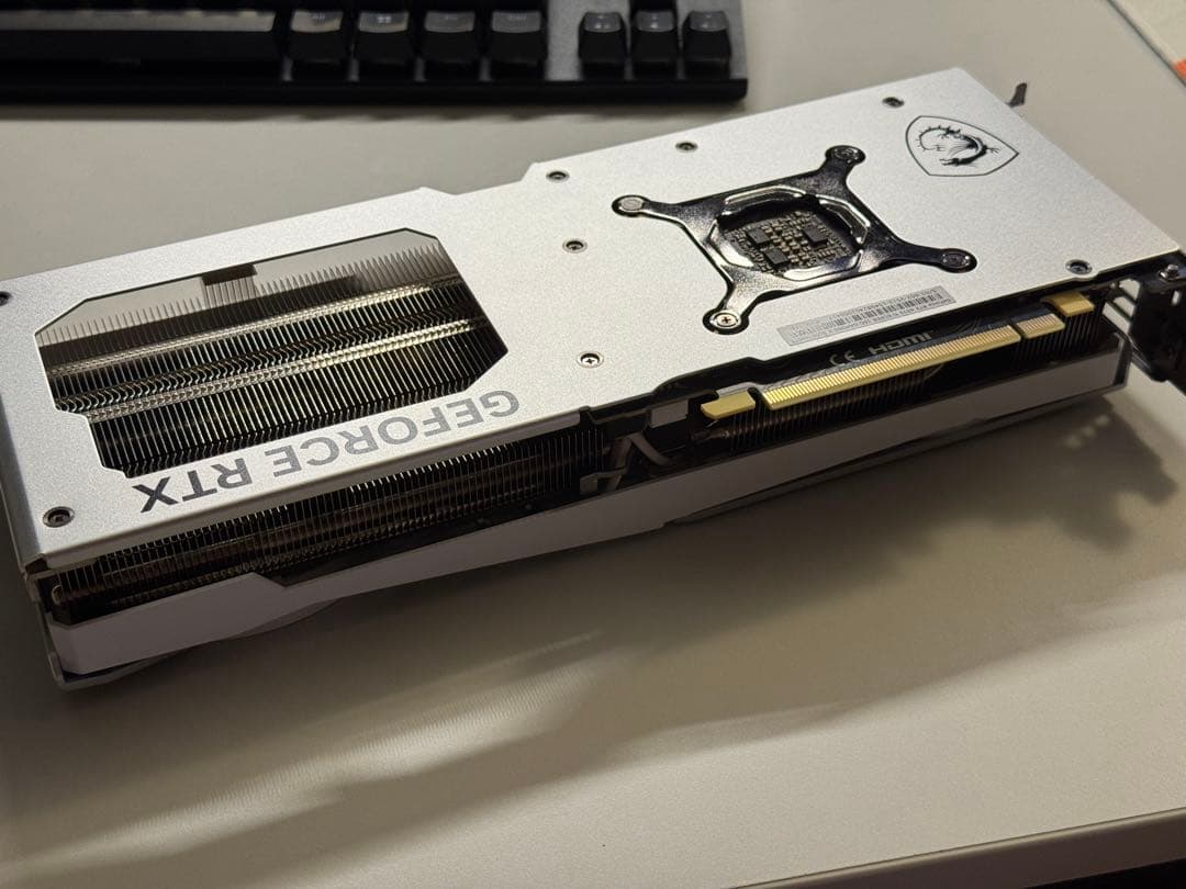 MSI GeForce RTX 4070 Ti Super ホワイト