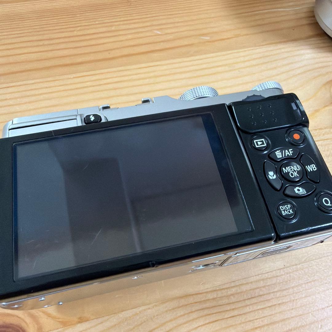 Fujifilm X-A1 ミラーレスカメラ 本体+レンズ