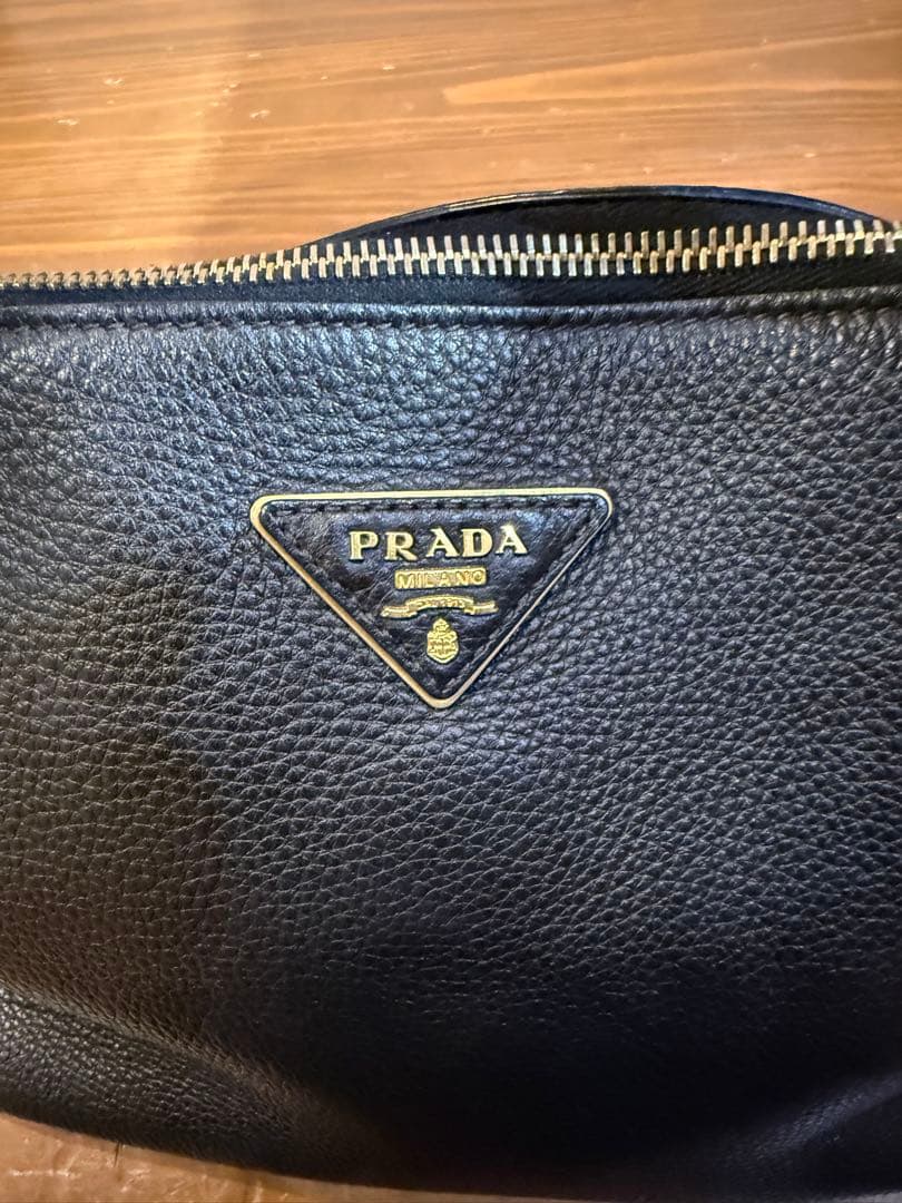 美品　PRADAバッグ