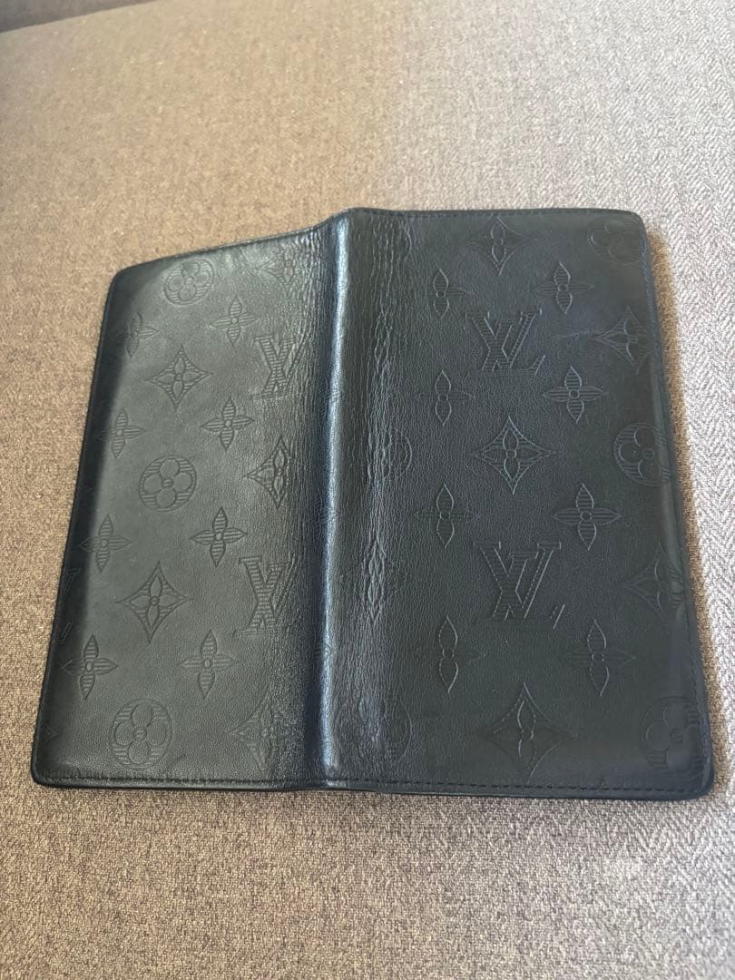 ルイヴィトン モノグラムシャドウ ポルトフォイユブラザ