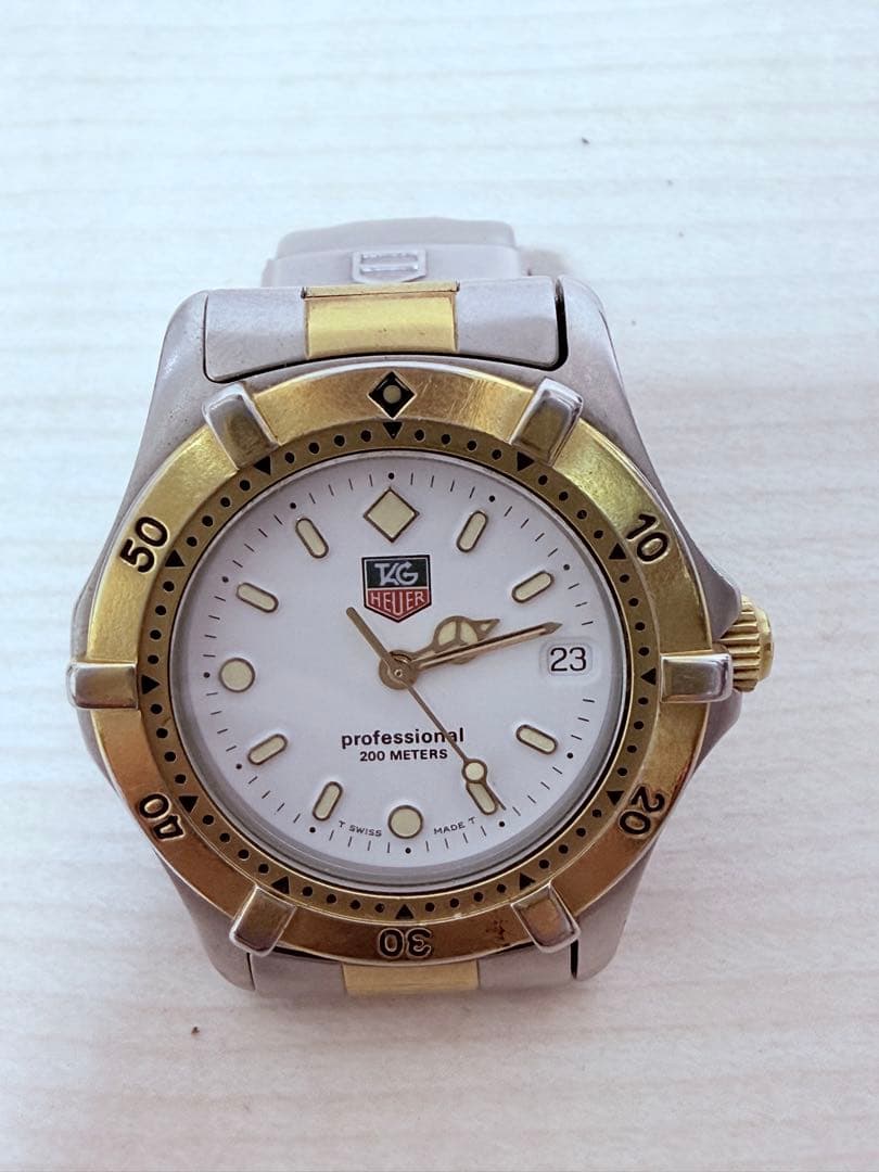 【稼働】 タグホイヤー WE1222-R QZ ホワイト文字盤 メンズ腕時計