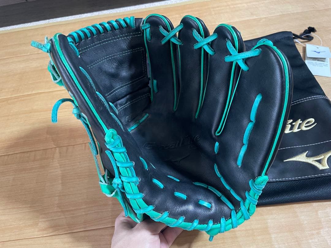 ミズノ　オーダー投手用グローブ