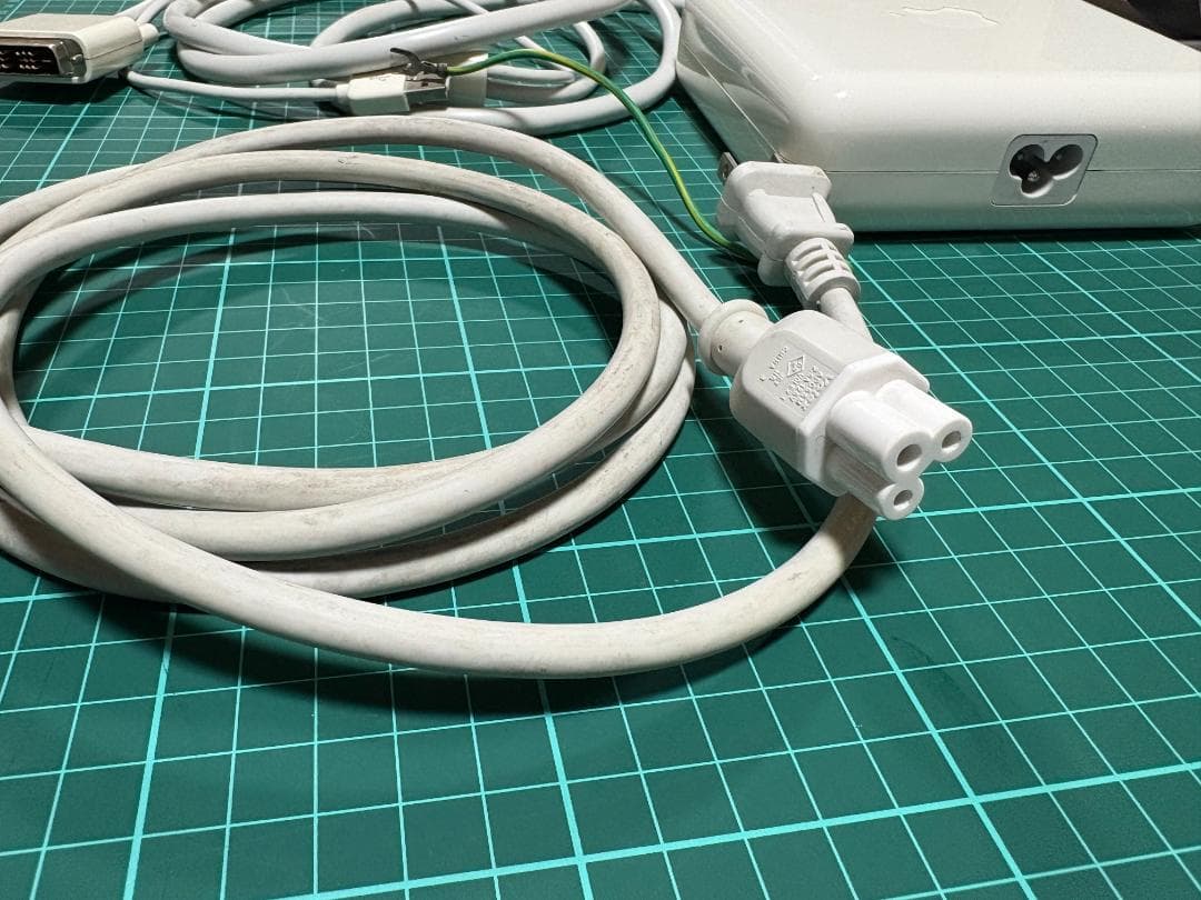 Apple Cinema Display 22インチ　液晶モニター　ADC端子