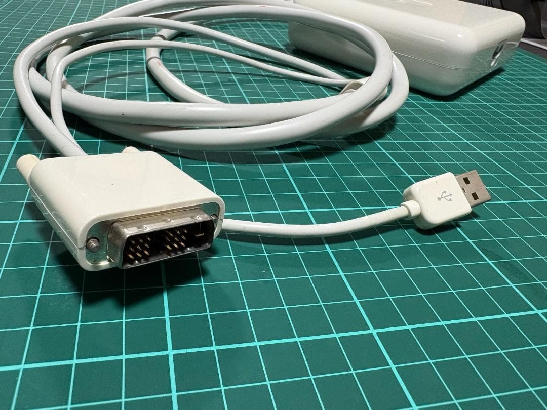 Apple Cinema Display 22インチ　液晶モニター　ADC端子