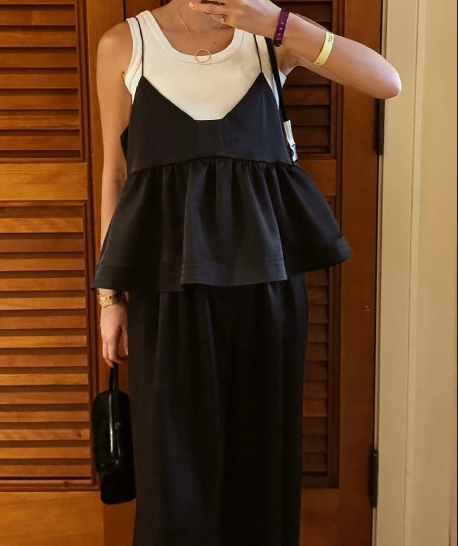 machatt サテンフレアキャミソール