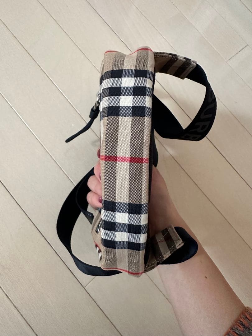 Burberry チェック柄 ボディバッグ