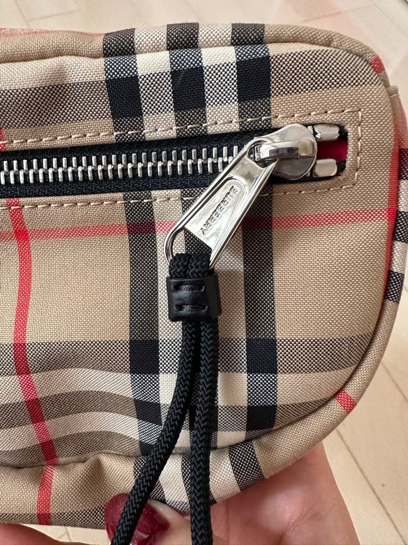 Burberry チェック柄 ボディバッグ