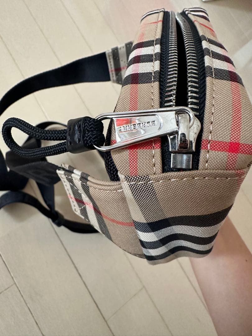 Burberry チェック柄 ボディバッグ