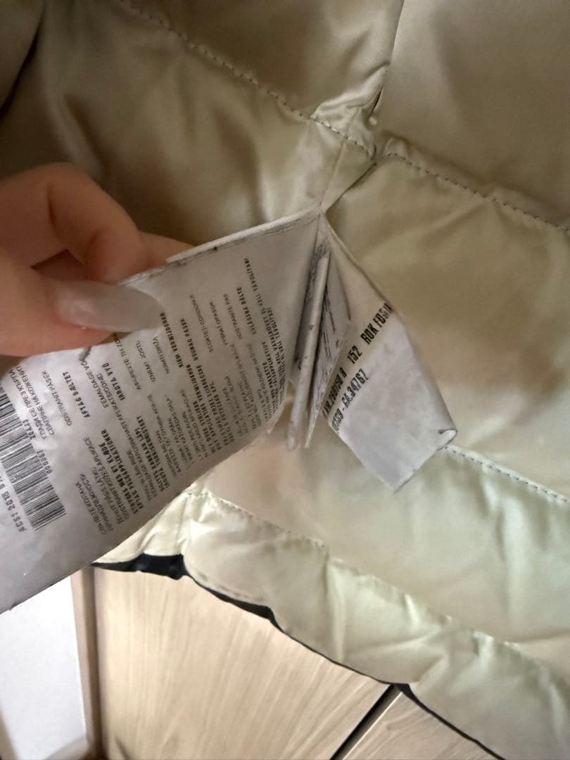 お*ち様 プラダ　ダウンジャケット　黒