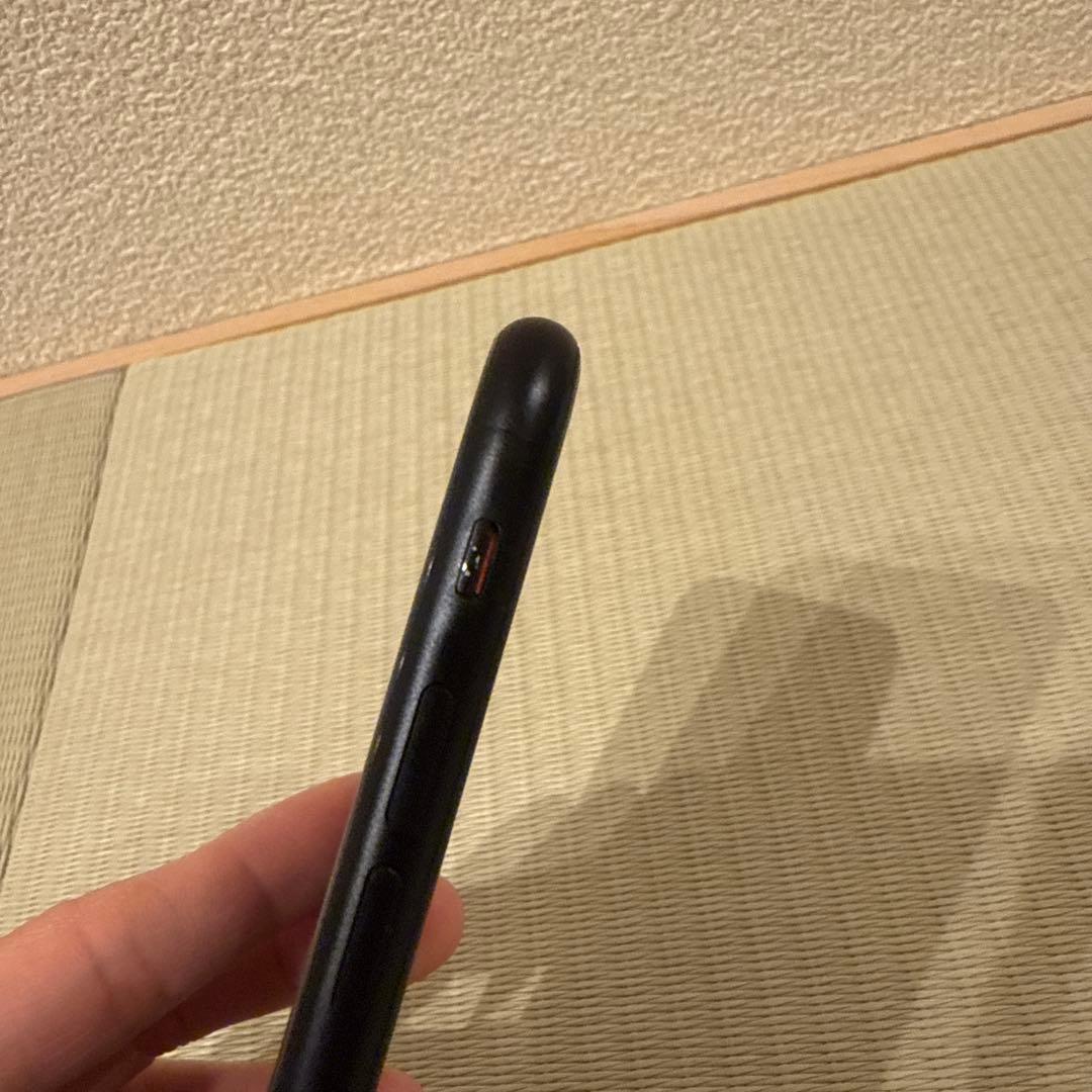 Apple iPhone SE第二世代　ブラック 64GB 電池82%