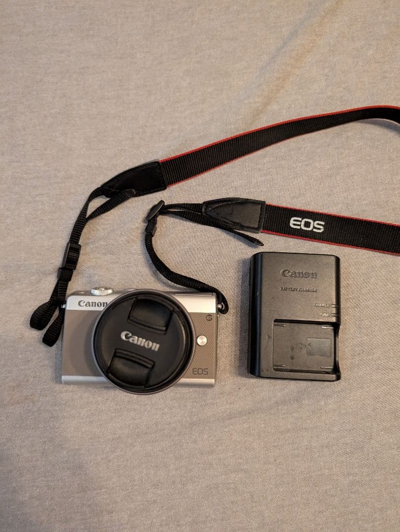 Canon EOS m100 ミラーレスカメラ シルバー