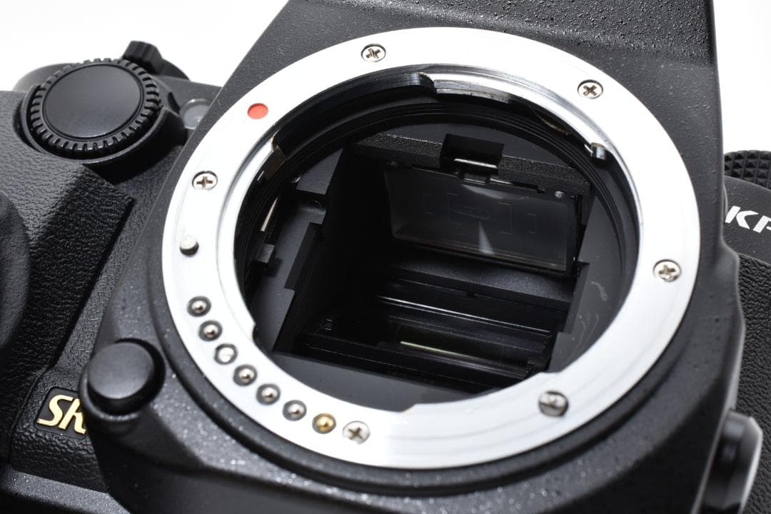 ■ ほぼ新品・ショット数3652回 ■ ペンタックス PENTAX KP ボディ