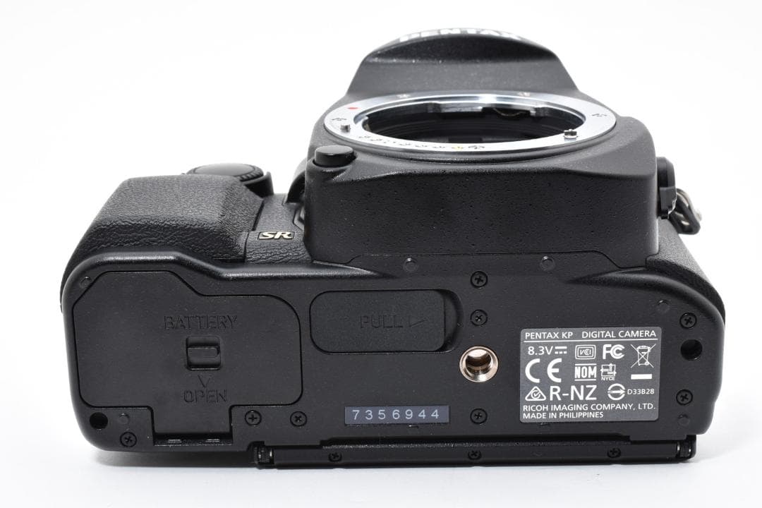■ ほぼ新品・ショット数3652回 ■ ペンタックス PENTAX KP ボディ