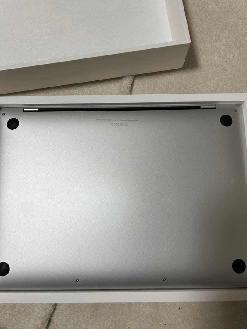 MacBook Pro 2020モデル　256g 13インチ シルバー