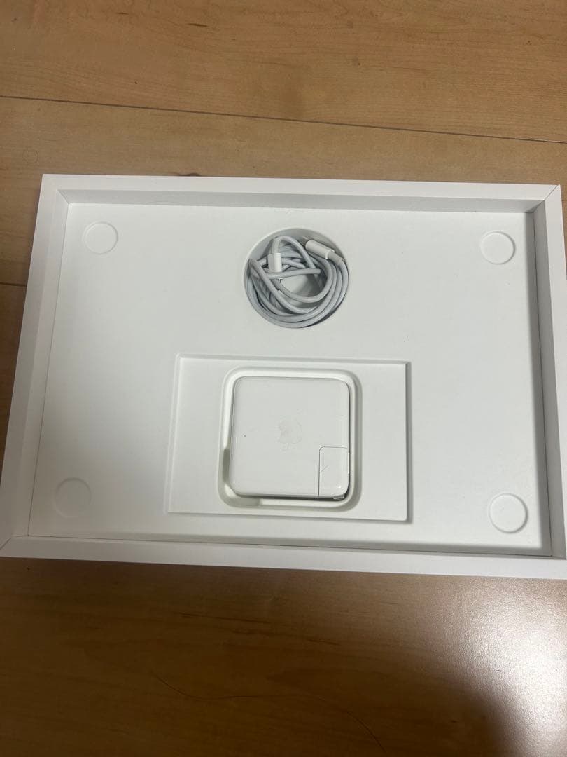 MacBook Pro 2020モデル　256g 13インチ シルバー