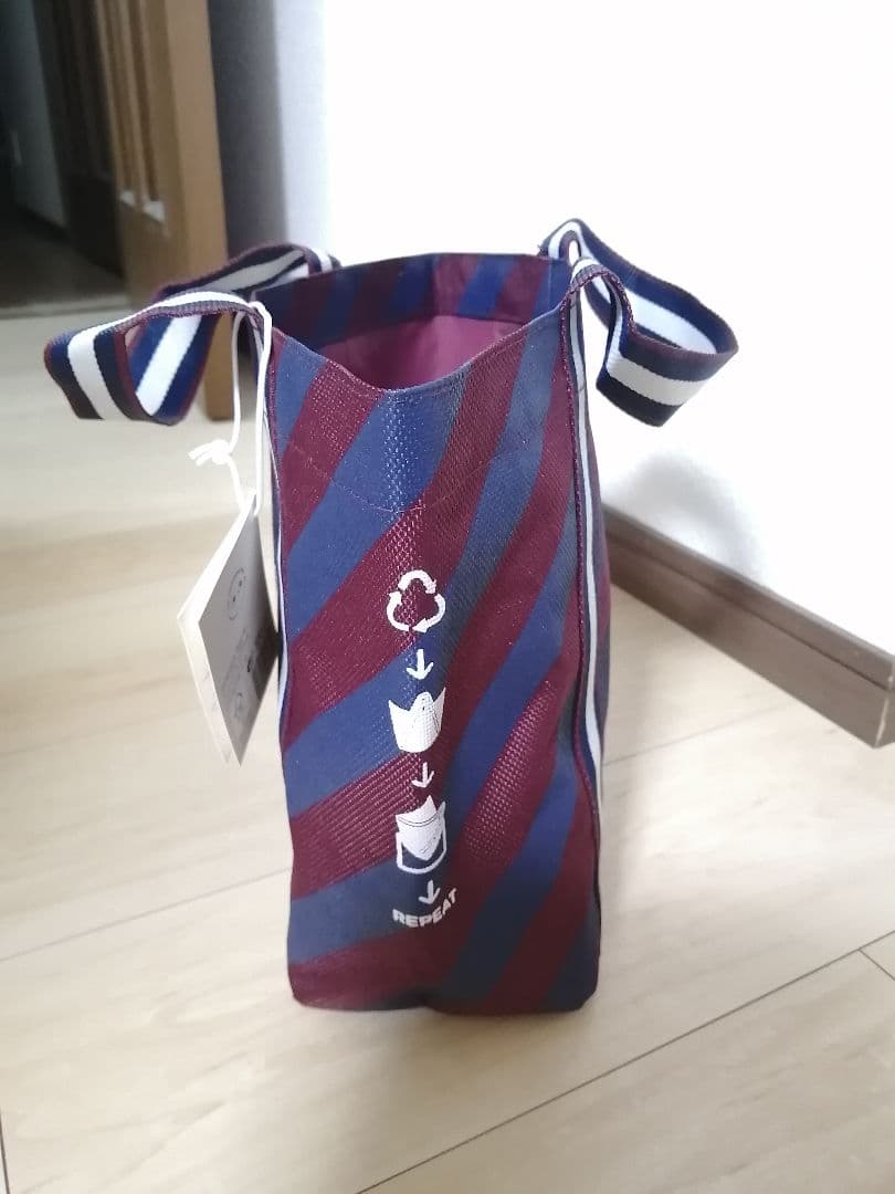 【最新作！イギリス限定！アニヤ・ハインドマーチ　ミニユニバーサルバック】