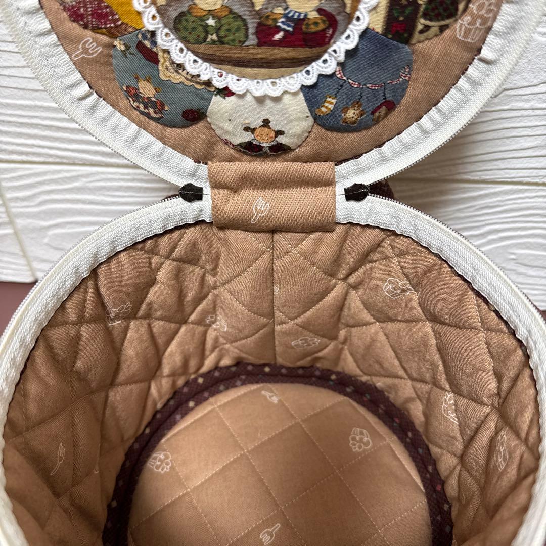 葉月様・マギーエンジェル丸型バニティポーチ