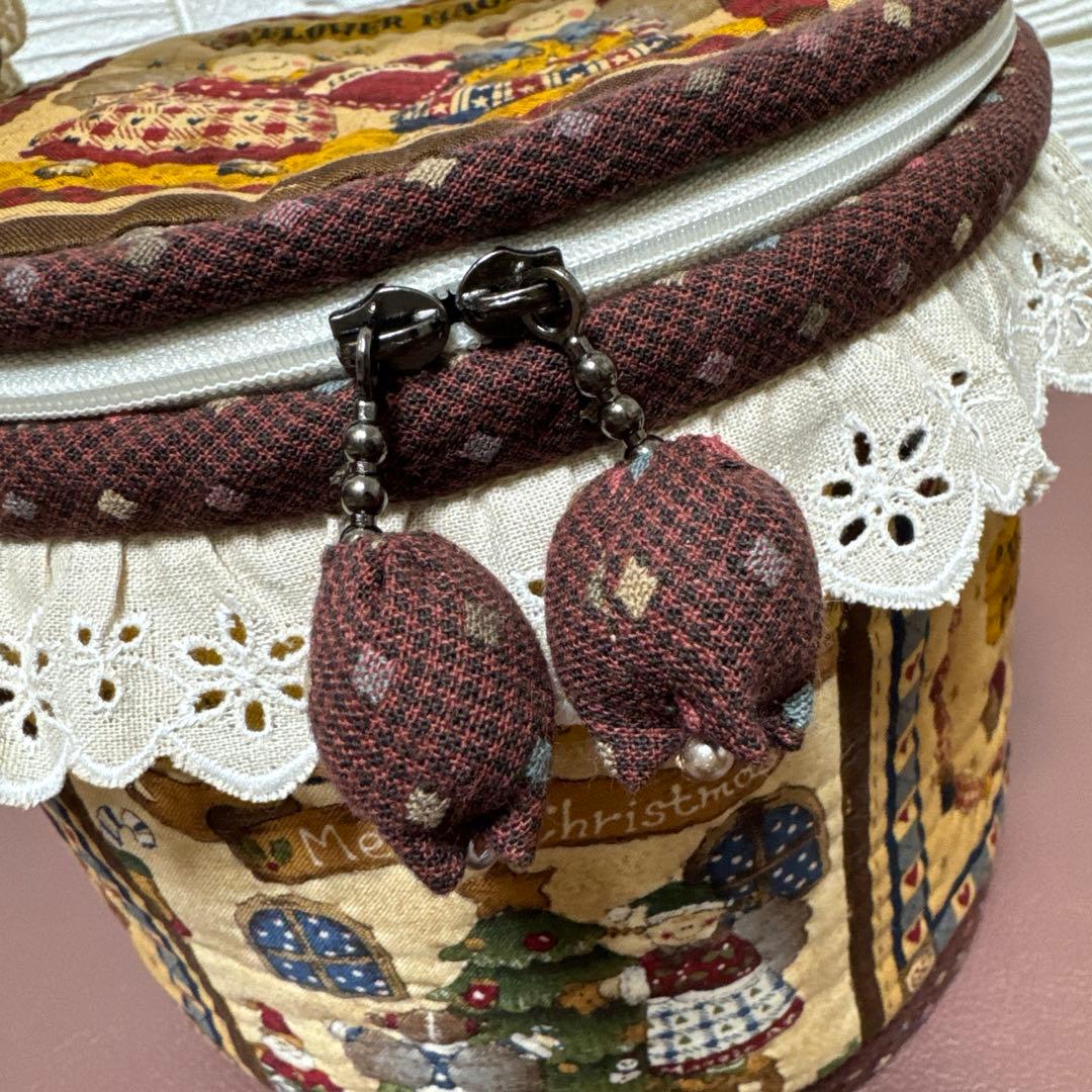 葉月様・マギーエンジェル丸型バニティポーチ