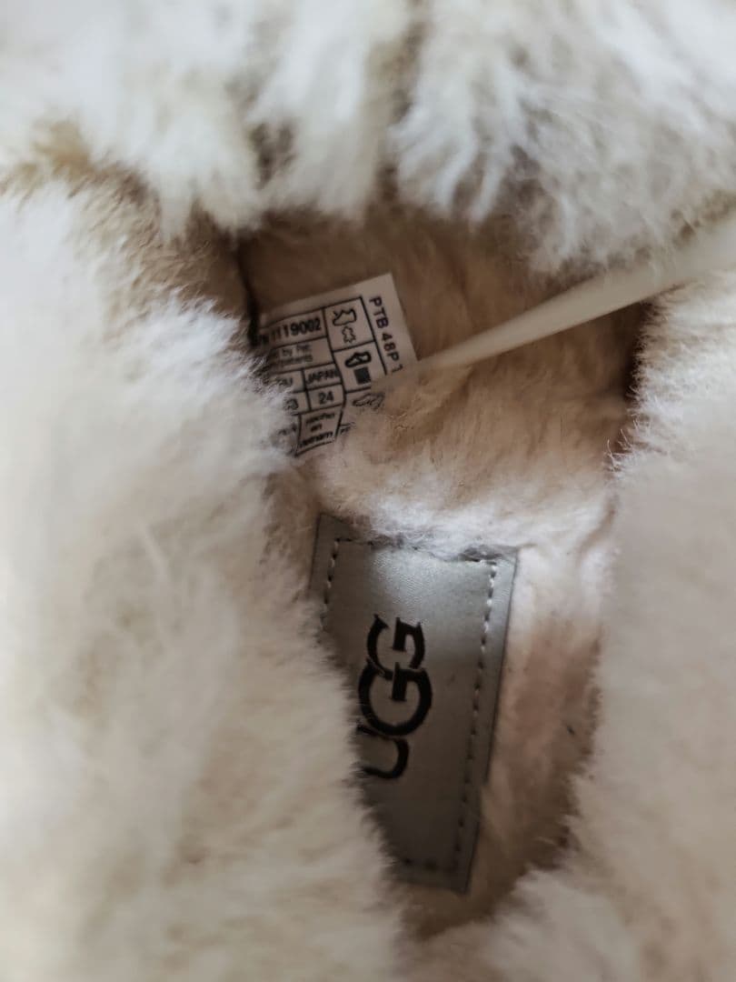 UGG NITA（ニタ）ムートンブーツ ベージュ 24㎝