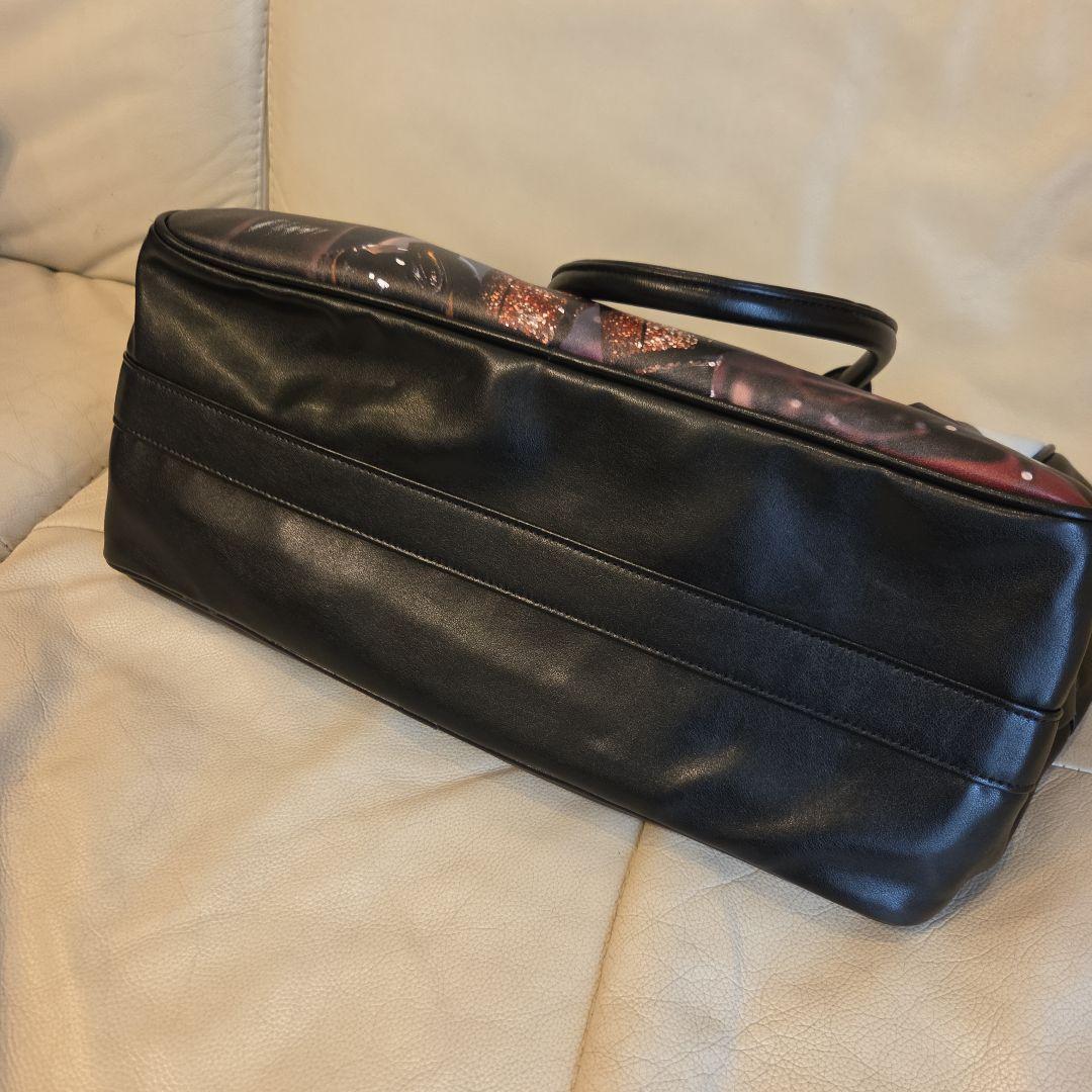 ディズニー　クルエラ グラフィックバッグ