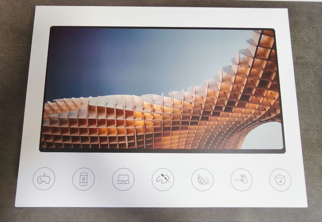 16インチ　モバイルモニター2.5K解像度（2520x1680）