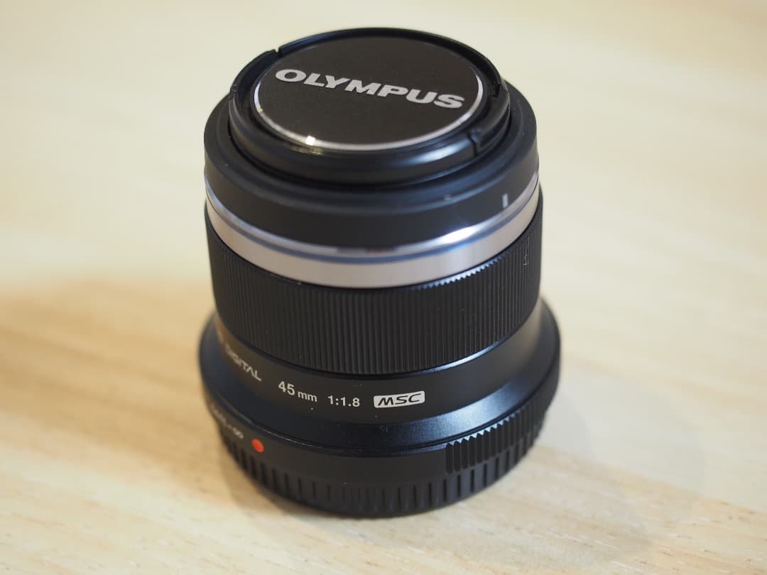OLYMPUS 単焦点レンズ M.ZUIKO 45mm F1.8 ブラック