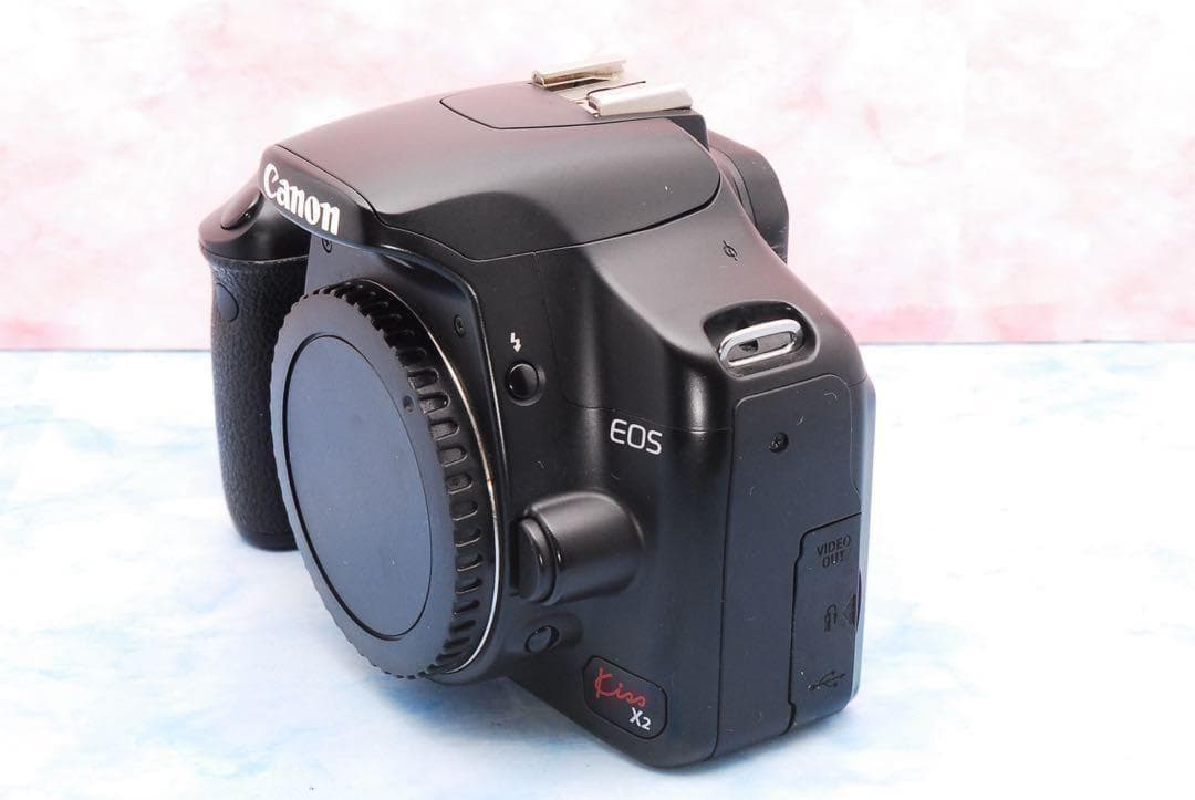 キャノン Kiss X2★一眼レフカメラ★バッグ付★望遠レンズ付Wレンズ
