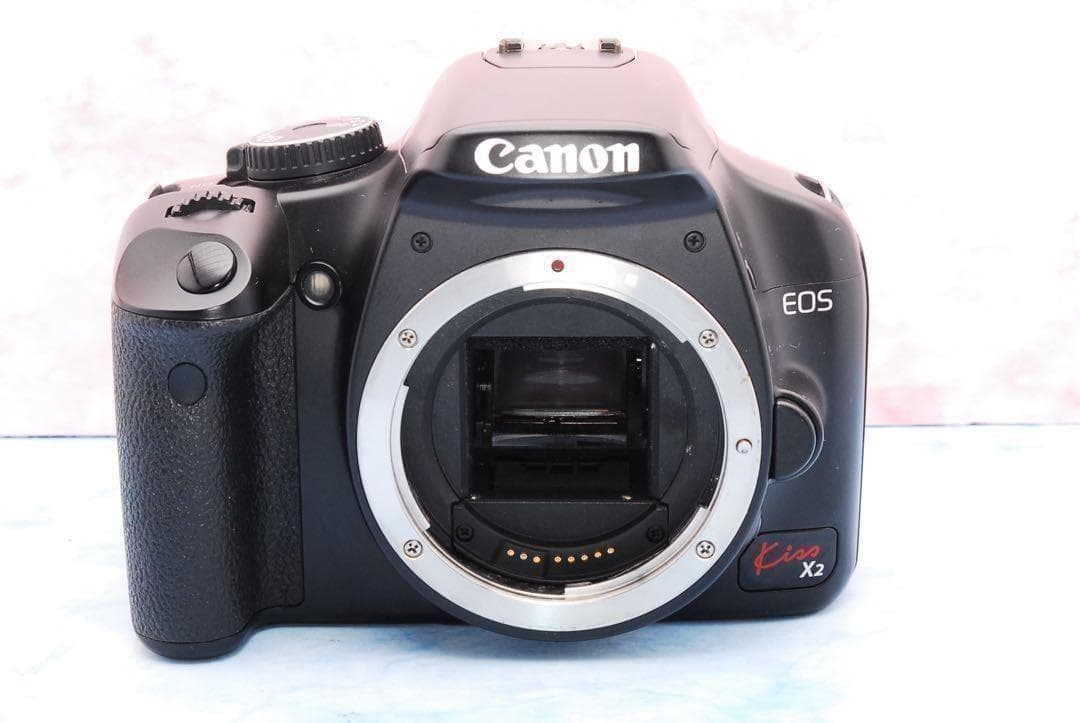 キャノン Kiss X2★一眼レフカメラ★バッグ付★望遠レンズ付Wレンズ