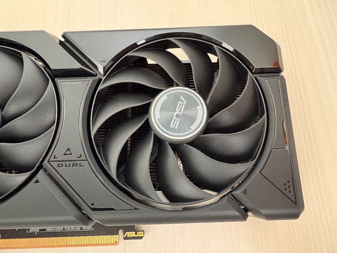 グラフィックボード・グラボ・ビデオカード ASUS RX 7600 EVO OC Edition 8GB GDDR6