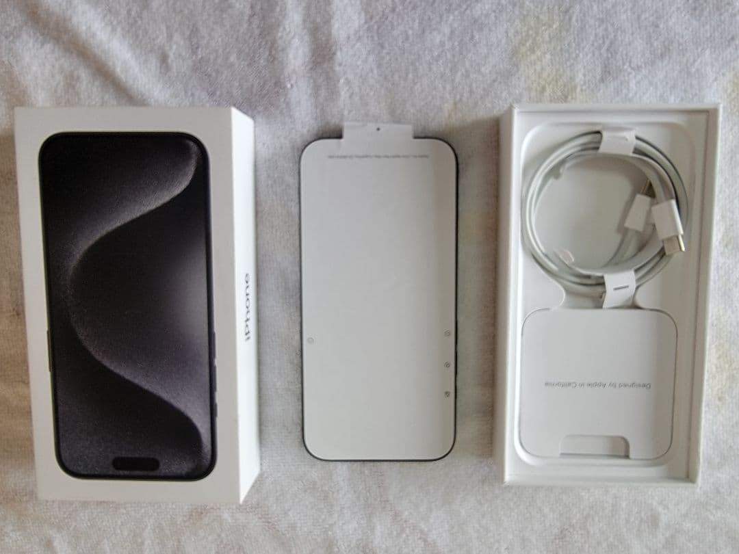 【美品】iPhone 15 Pro 1TB シャッター音なし / 新品液晶交換済