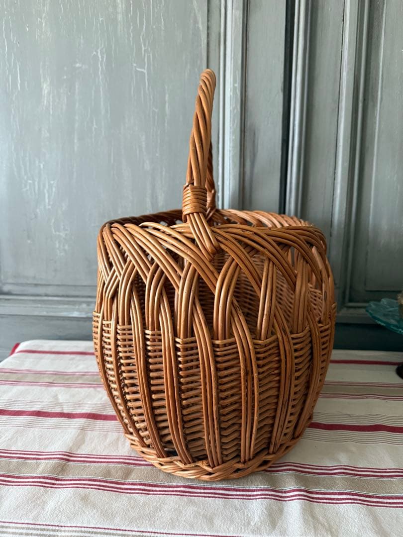 フランスアンティーク　ウィッカー製バスケット