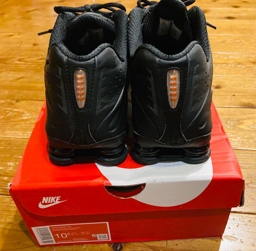 靴 Nike Shox R4 Black