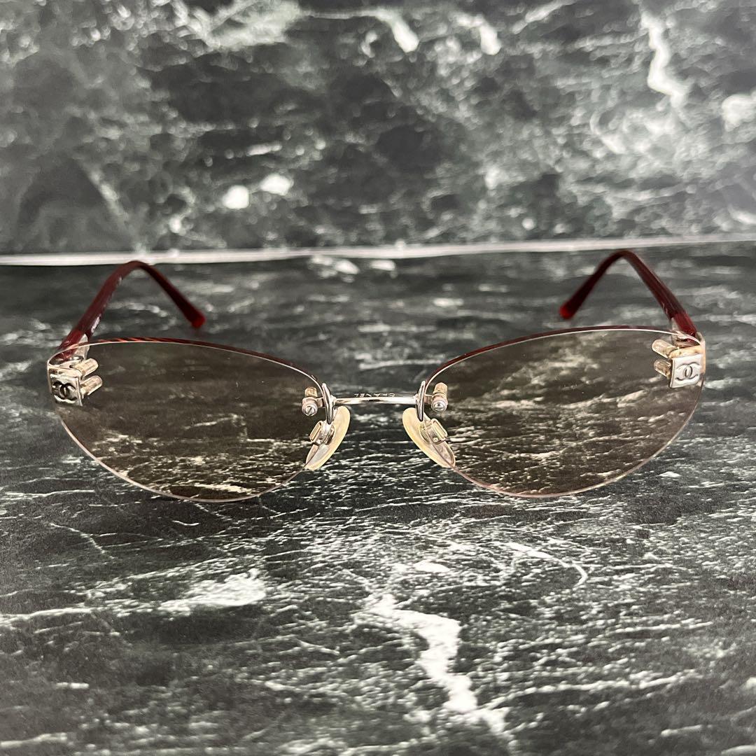 シャネル　サングラス　リムレス　ココマーク　赤　シルバー　カラーレンズ　y2k