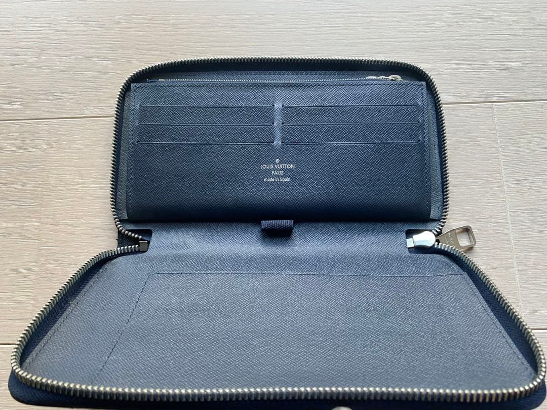 値下しました ルイヴィトン エピ ジッピーウォレット 長財布