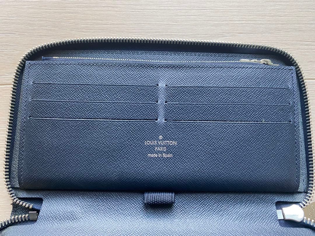 値下しました ルイヴィトン エピ ジッピーウォレット 長財布