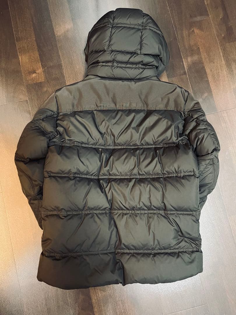【美品】MONCLER ダウンジャケット
