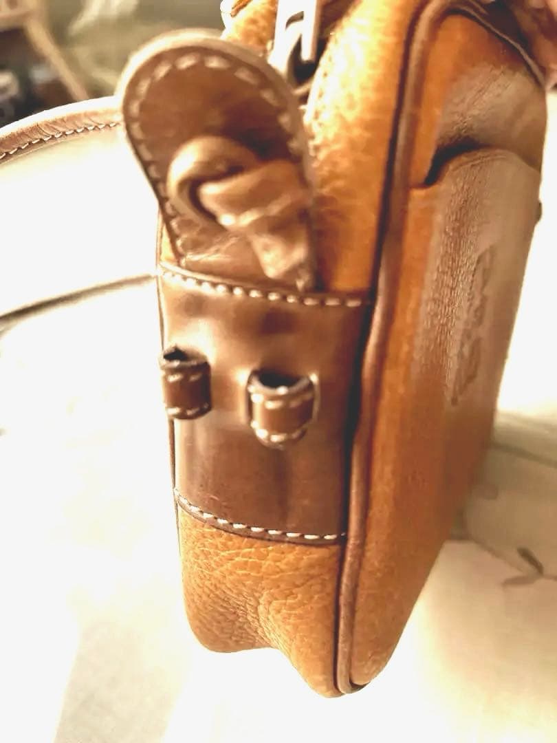 ロエベ　ショルダーバッグ　キャメル色