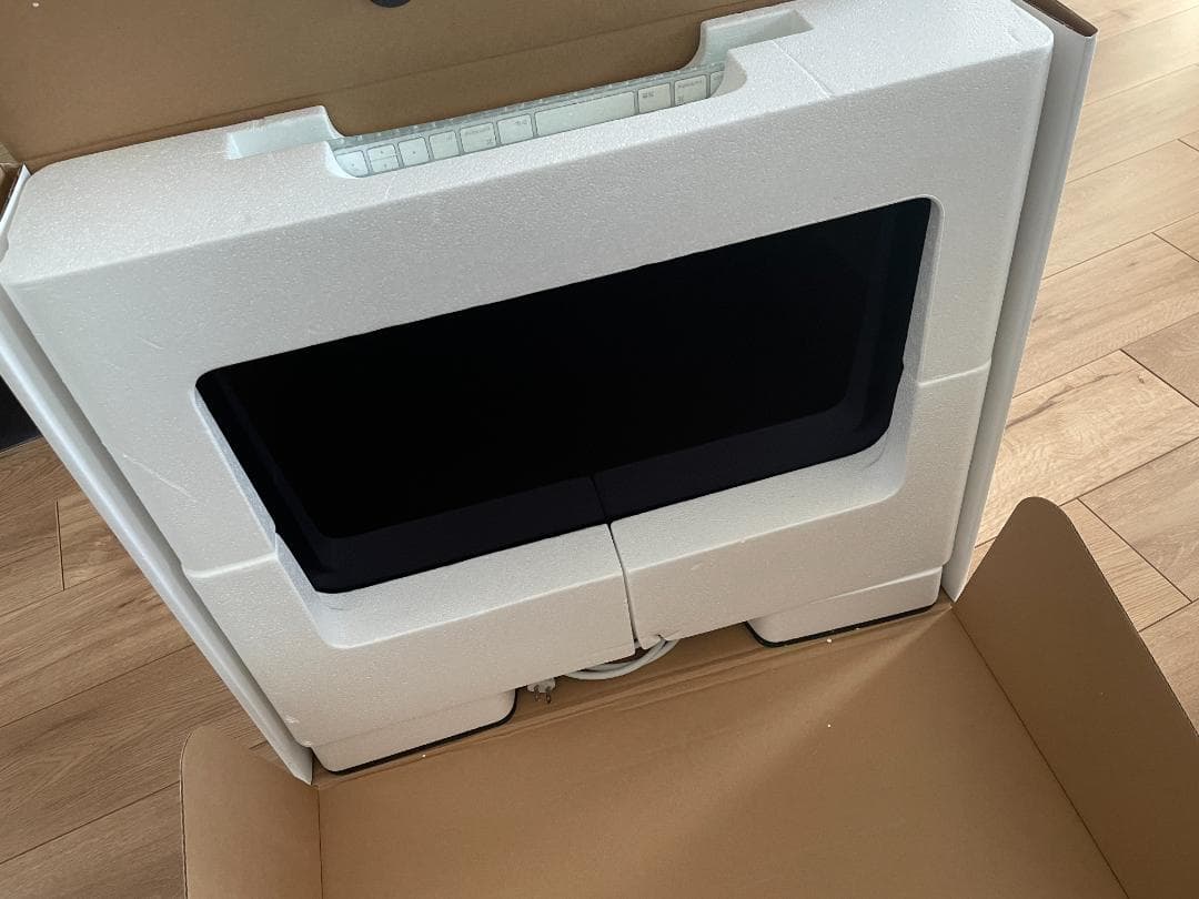 Apple iMac Retina 4K 21.5インチ 2017