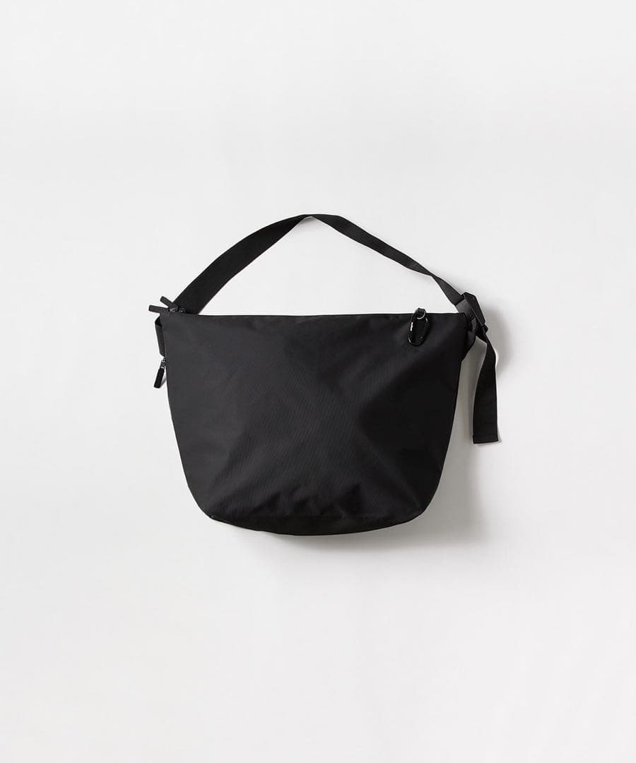 完売 meltum NYLON MESSENGER BAG BLACK