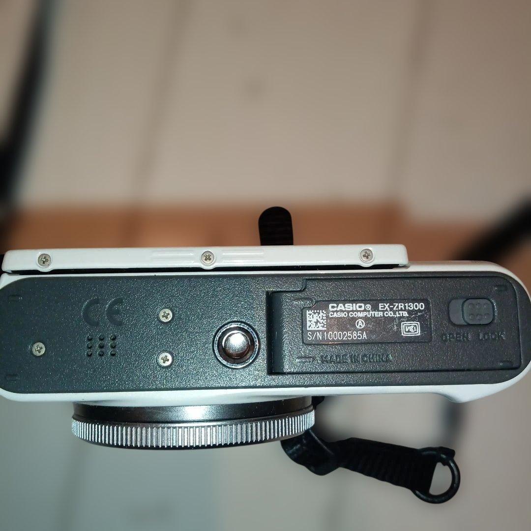 デジタルカメラ CASIO EXILIM HS EX ZR1300