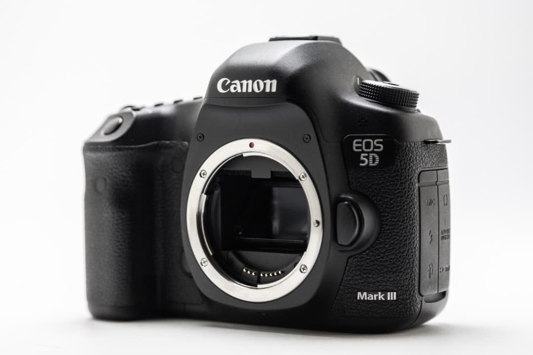 Canon EOS-5D Mark III ボディ ムック本付き！（値引き済み）