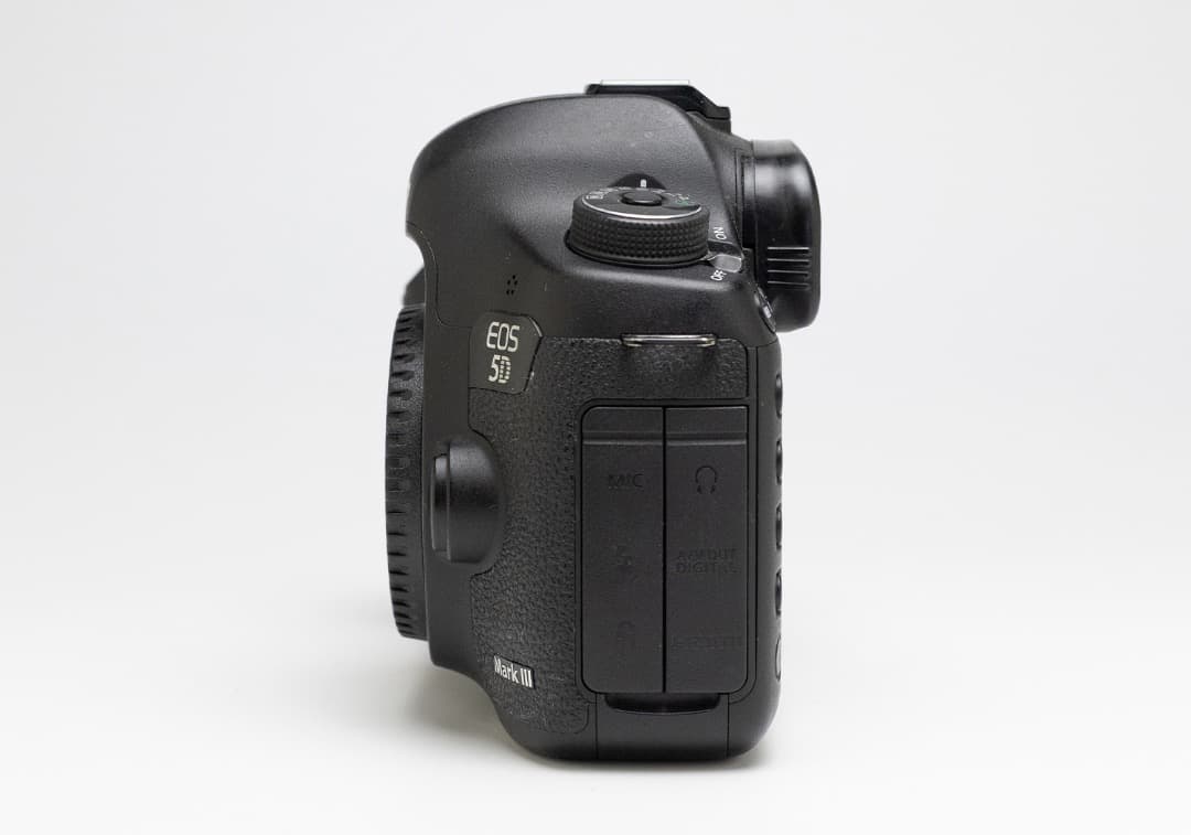 Canon EOS-5D Mark III ボディ ムック本付き！（値引き済み）