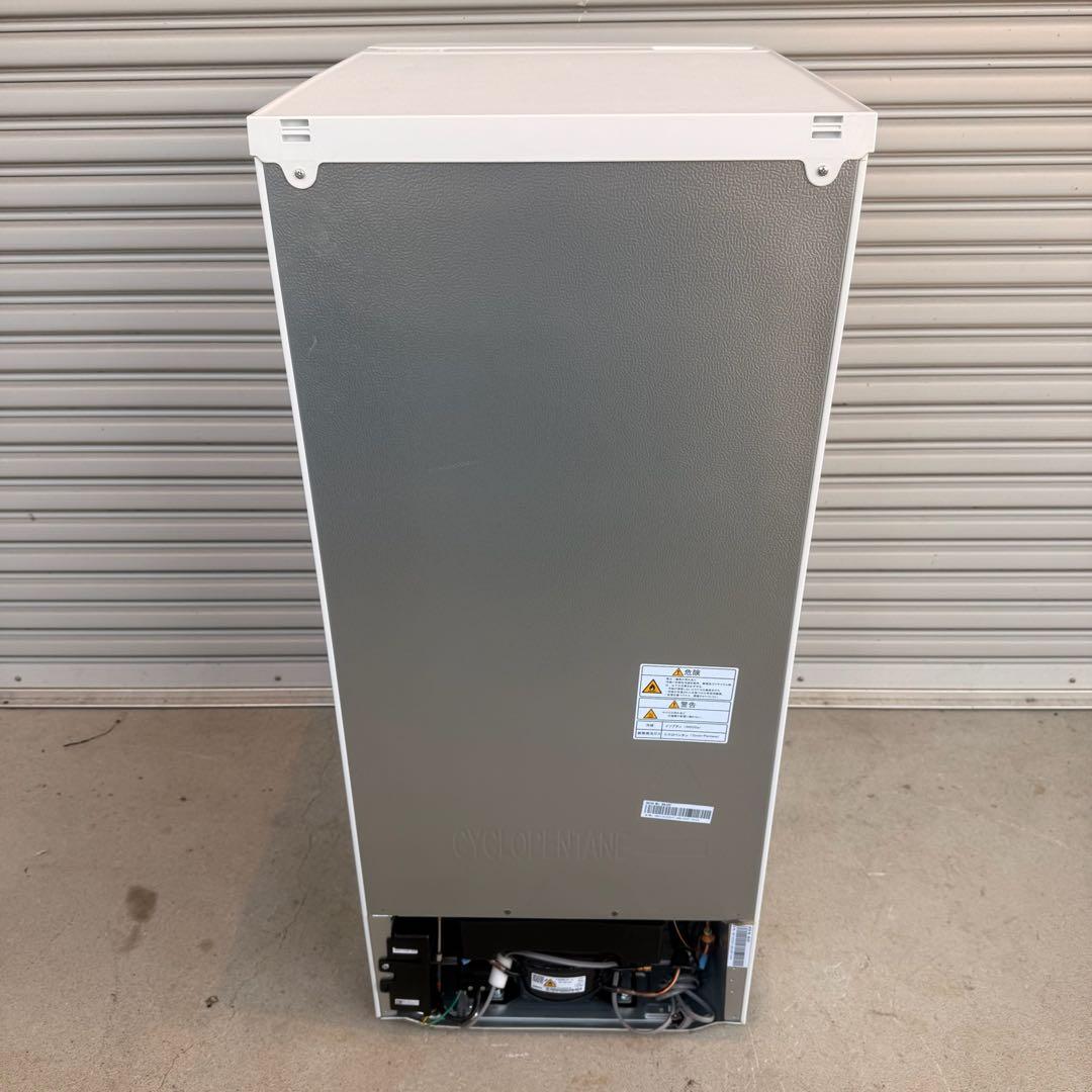 ● 極美品 ハイセンス 冷蔵庫 HR-D13E4W 135L 2025年製