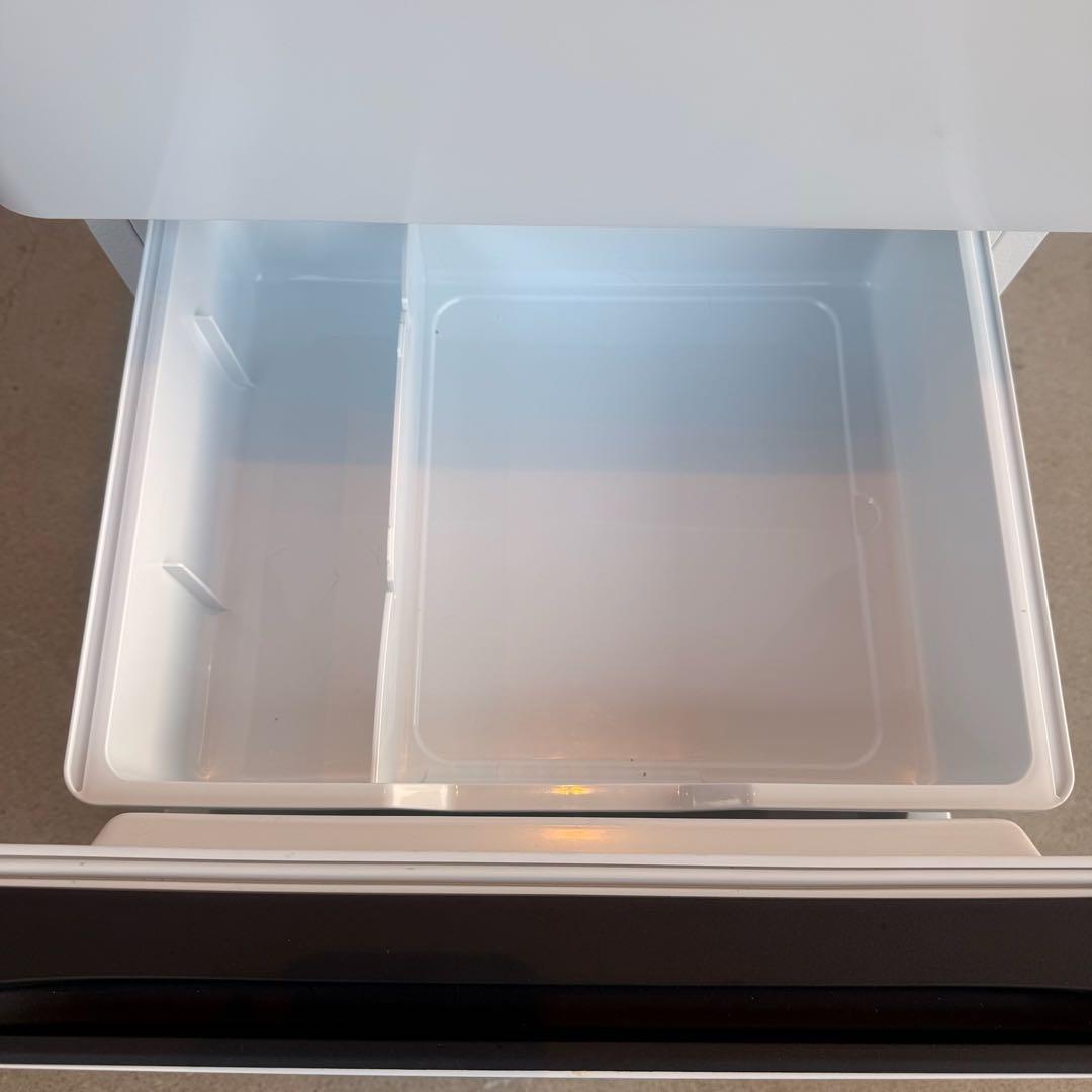 ● 極美品 ハイセンス 冷蔵庫 HR-D13E4W 135L 2025年製